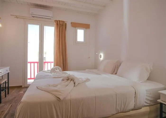 Mykonian Living The Lakka Residence *