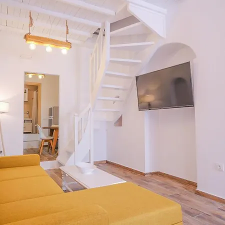 Mykonian Living The Lakka Holiday home *