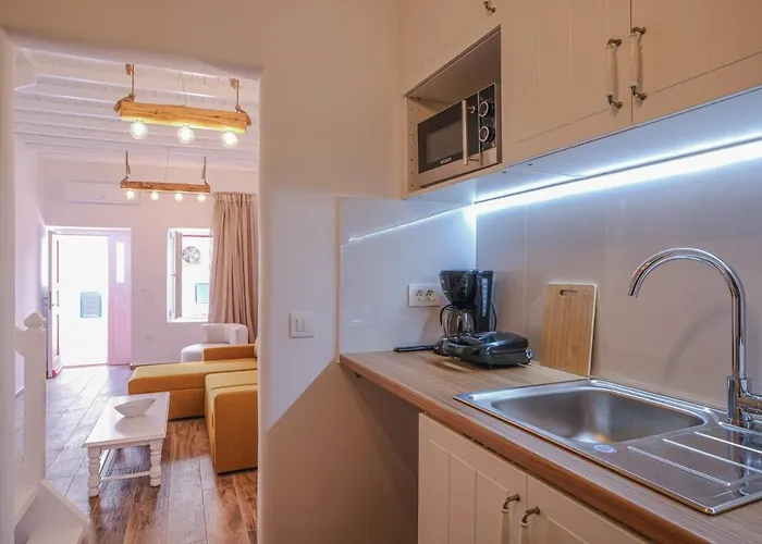 Mykonian Living The Lakka Residence *